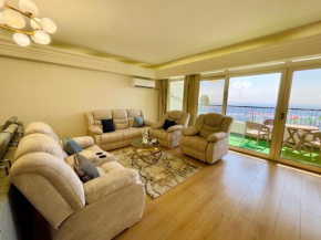 3BR Spacious Apt Overlooking Nile corniche Maadi